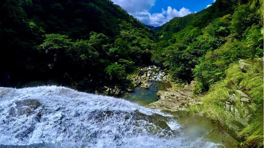 Mayagusuku Waterfall